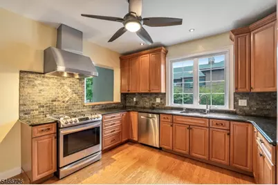 713 Lincoln Ave, Ridgefield, NJ 07660 - Photo 13
