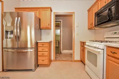 646 Lincoln Ave, Pompton Lakes, NJ 07442 - Photo 13