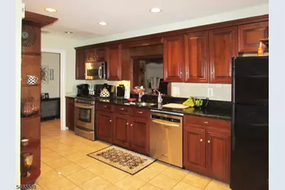 20 Beechwood Dr, Wayne, NJ 07470 - Photo 9