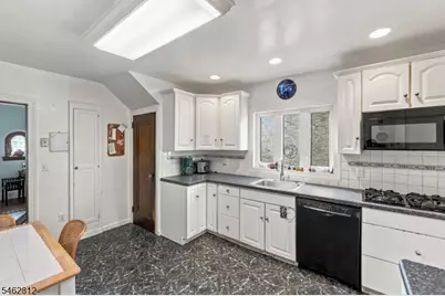 19 W Bayview Ave, Englewood, NJ 07632 - Photo 9