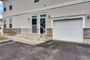 1302 Meadow Brook Ct, Hanover Township, NJ 07981 - Photo 3