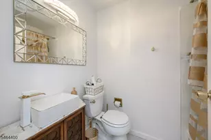 125 Princeton Ln, North Plainfield, NJ 07063 - Photo 17