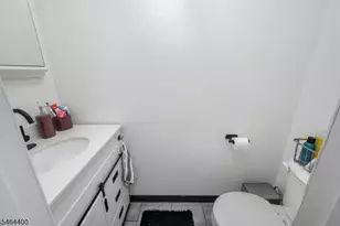 125 Princeton Ln, North Plainfield, NJ 07063 - Photo 13