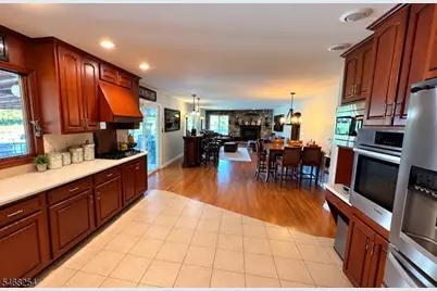 11 Grandview Cir, Raritan Township, NJ 08822 - Photo 13