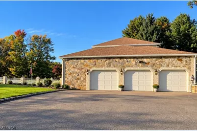 11 Grandview Cir, Raritan Township, NJ 08822 - Photo 31