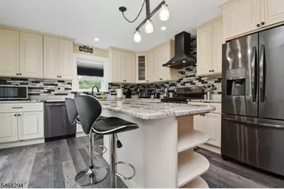 631 Concord Cir, Ewing Township, NJ 08618 - Photo 9