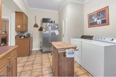 44 Oakland Terr, Newark, NJ 07106 - Photo 11