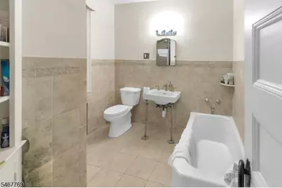44 Oakland Terr, Newark, NJ 07106 - Photo 27