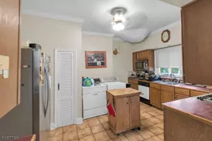 44 Oakland Terrace, Newark, NJ 07106 - Photo 9