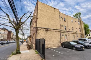 592 N 6th St, Newark, NJ 07107 - Photo 13