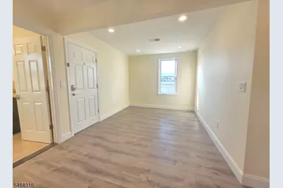 638 Malcolm Pl, Linden, NJ 07036 - Photo 3