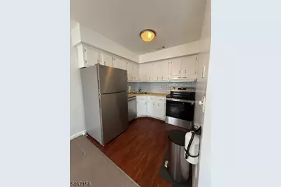 1004 Unicorn Way #I3, Clifton, NJ 07011 - Photo 3