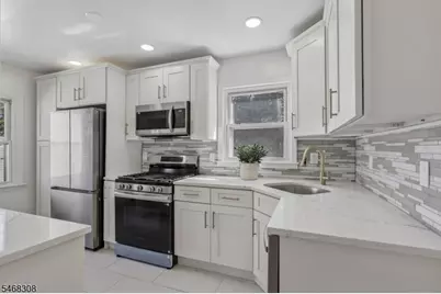 75 Emerson St, Clifton, NJ 07013 - Photo 9