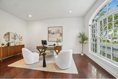 30 Carillon Cir, Livingston, NJ 07039 - Photo 5
