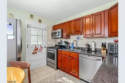 806 Pinewood Rd, Union Township, NJ 07083 - Photo 3