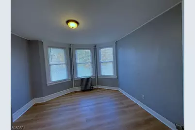 29 Linden Ave, East Orange, NJ 07018 - Photo 7