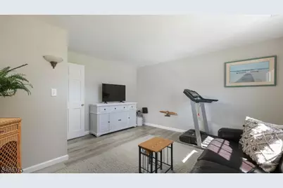 15 Roselle Ave, Cranford Township, NJ 07016 - Photo 29