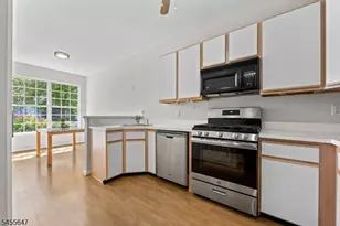 33 Gordon Cir, Parsippany, NJ 07054 - Photo 3