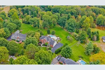 11 Huntington Dr, Clinton Township, NJ 08801 - Photo 5