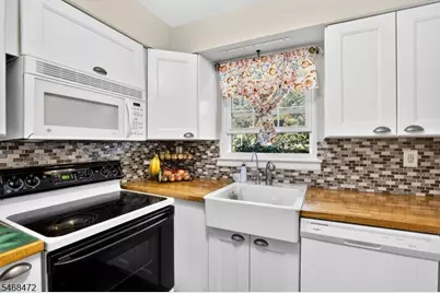 813 Victoria Ct #813, Hillsborough Township, NJ 08844 - Photo 9
