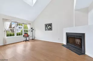 268 Edgeware Ct, Franklin Township, NJ 08873 - Photo 3