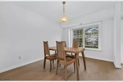 268 Edgeware Ct, Franklin Township, NJ 08873 - Photo 7