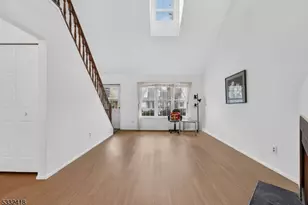 268 Edgeware Ct, Franklin Township, NJ 08873 - Photo 5
