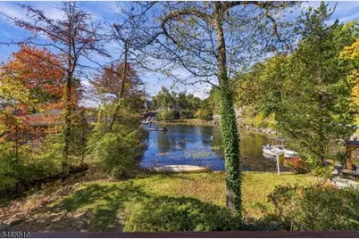 12 Knollwood Pl, Hopatcong, NJ 07821 - Photo 11