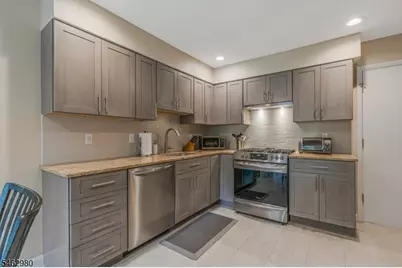 14 Carla Ct, Morristown, NJ 07960 - Photo 13