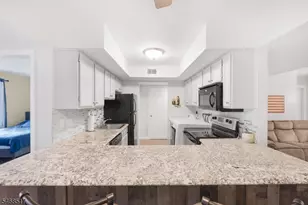 386 Mohegan Cir, Andover Township, NJ 07848 - Photo 5