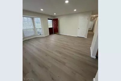 32 Columbus Dr, Franklin Township, NJ 08823 - Photo 13