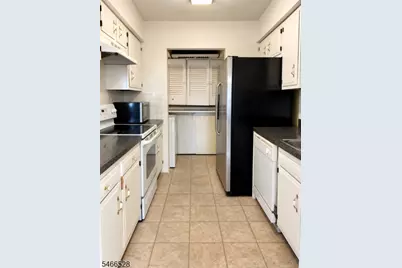 2 Almond Dr, Franklin Township, NJ 08873 - Photo 5