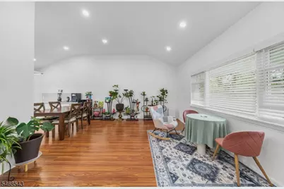313 Suttons Lane, Edison Twp., NJ 08817 - Photo 5