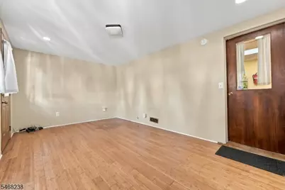 31 Walnut St, Bloomfield, NJ 07003 - Photo 9
