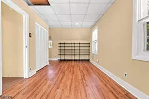 31 Walnut St, Bloomfield, NJ 07003 - Photo 17