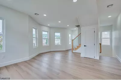 18 Regent St, North Plainfield, NJ 07060 - Photo 5