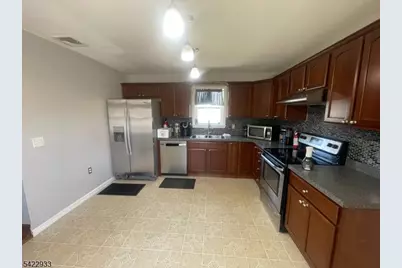 42 Riverlawn Dr, Wayne, NJ 07470 - Photo 9