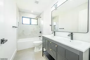 363 Park St, Hackensack, NJ 07601 - Photo 17
