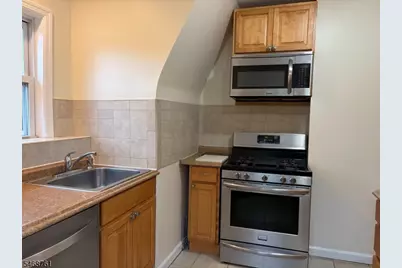 301 Penfield Pl, Dunellen, NJ 08812 - Photo 9