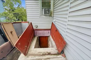 17 Highland Terrace, Irvington, NJ 07111 - Photo 15