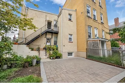 84 Westervelt Pl, Lodi, NJ 07644 - Photo 11
