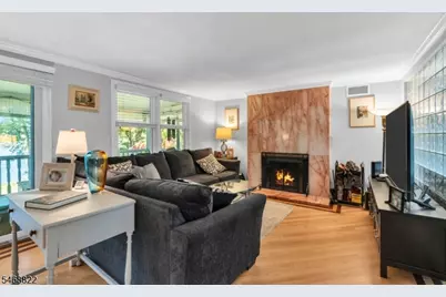 8 Lakeview Ct, Jefferson Township, NJ 07438 - Photo 5