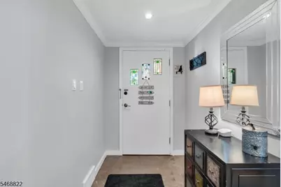 8 Lakeview Ct, Jefferson Township, NJ 07438 - Photo 3