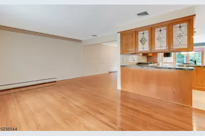 32 Clinton Ln, Wayne, NJ 07470 - Photo 5