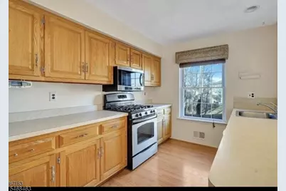 80 Freemont Ct, Franklin Township, NJ 08873 - Photo 5