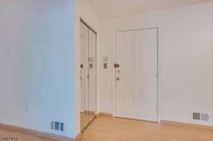 71 Rachel Ct, Franklin Township, NJ 08823 - Photo 5