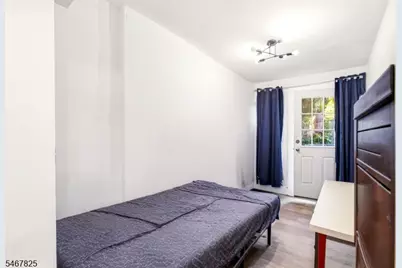 22 Storms Ave, Jersey City, NJ 07306 - Photo 9