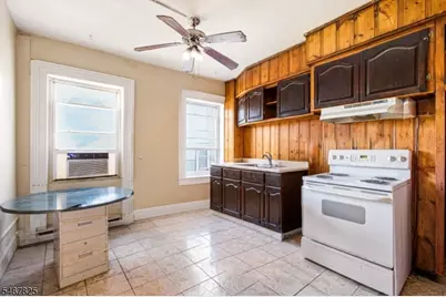 22 Storms Ave, Jersey City, NJ 07306 - Photo 17