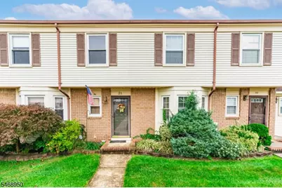 31 Astor Ct, Sayreville Boro, NJ 08872 - Photo 1