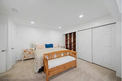 7 Garden Ct, Roxbury Township, NJ 07876 - Photo 9